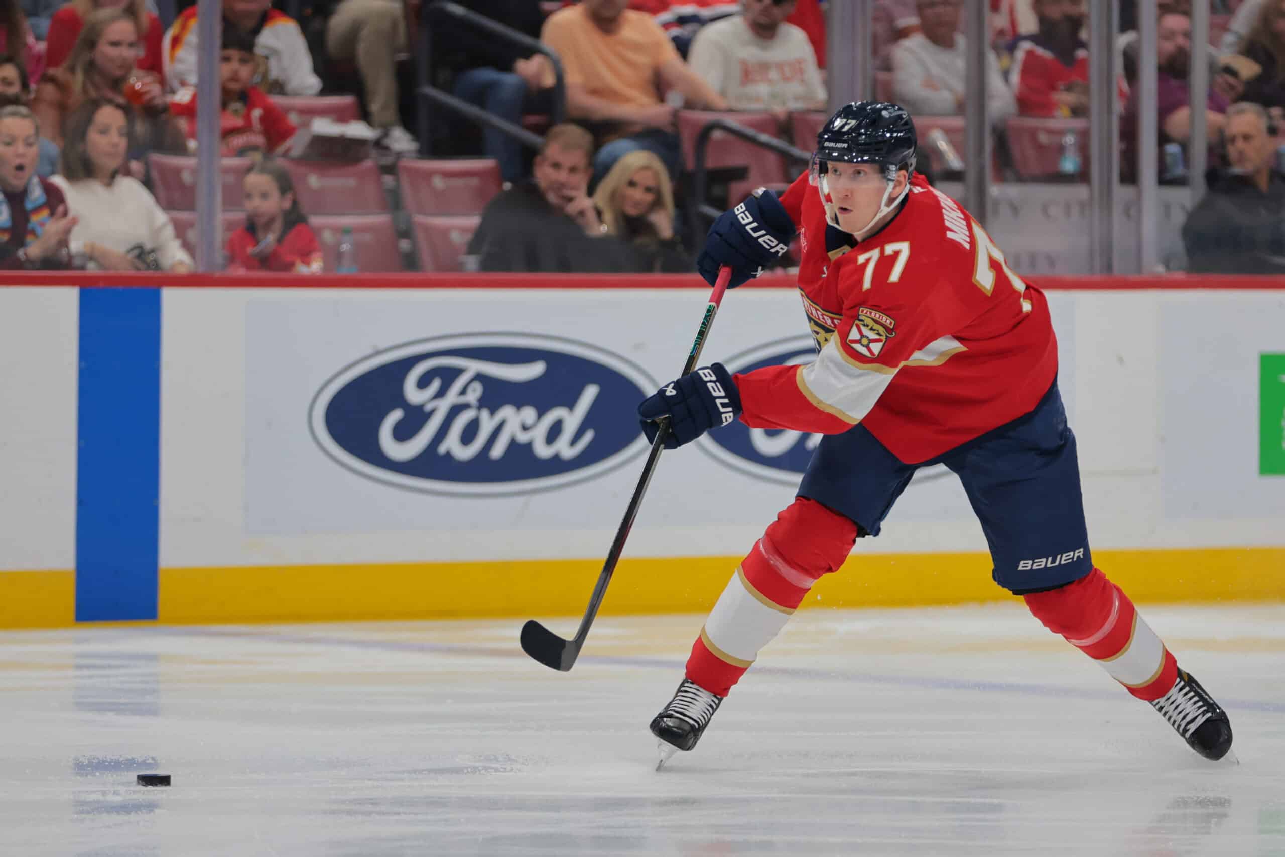 Florida Panthersin suomalaissankari loukkaantui – NHL-legendalta huolestuttava huomio