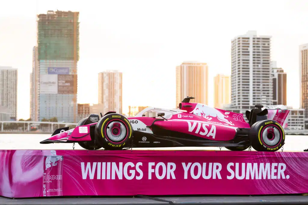 Hitti vai huti? F1-talli muutti rajusti autonsa väritystä