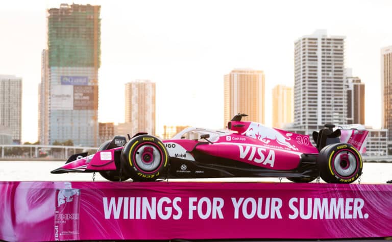 Hitti vai huti? F1-talli muutti rajusti autonsa väritystä