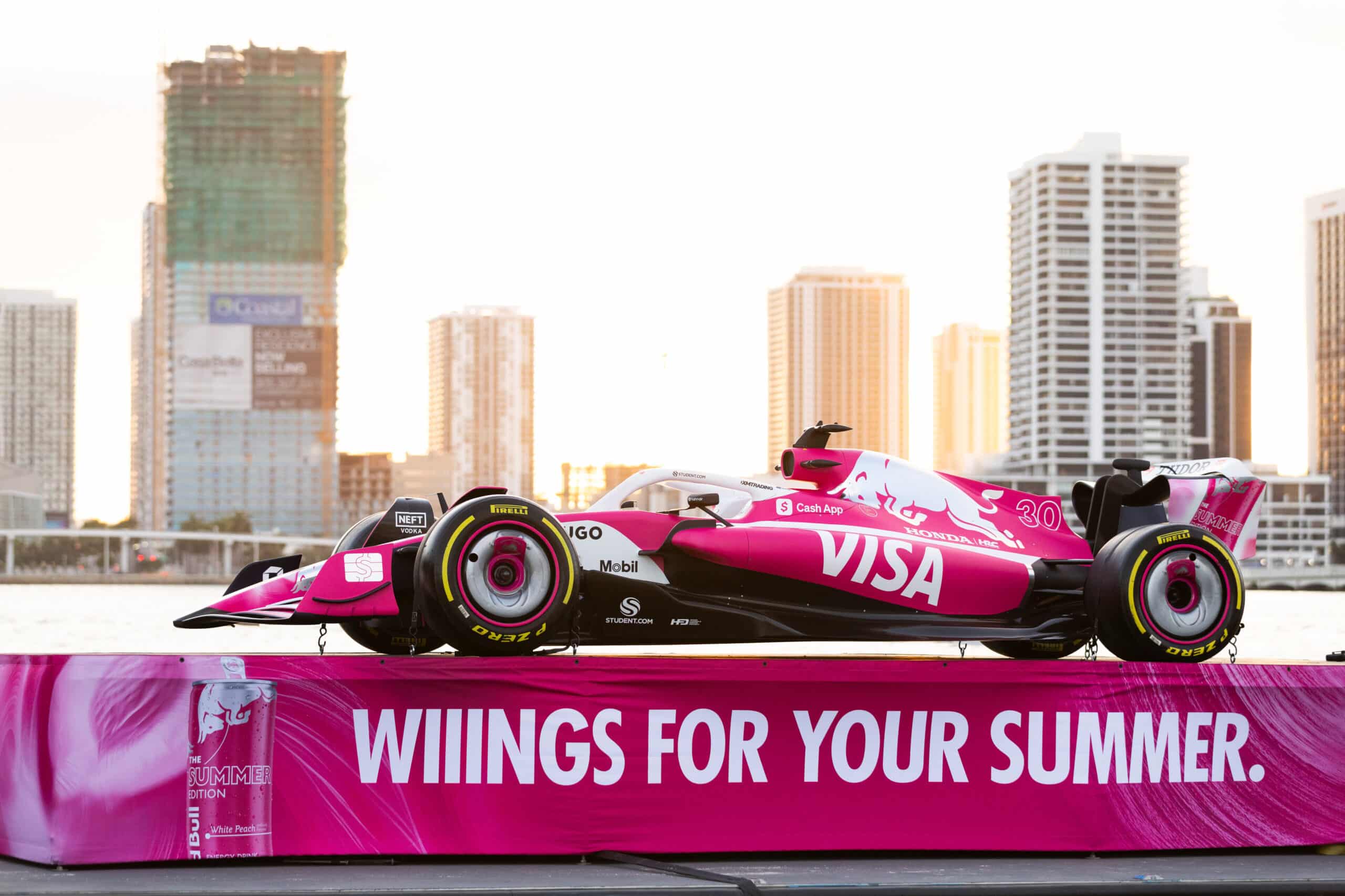 Hitti vai huti? F1-talli muutti rajusti autonsa väritystä