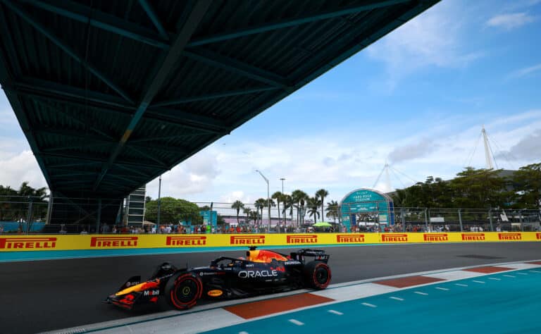 Max Verstappen paalulle – Italian Kimi säväytti taas