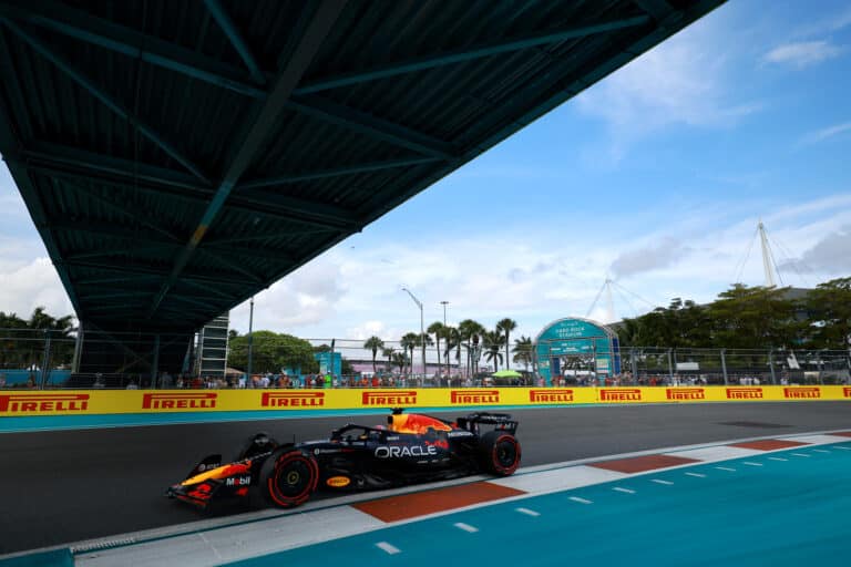 Max Verstappen paalulle – Italian Kimi säväytti taas