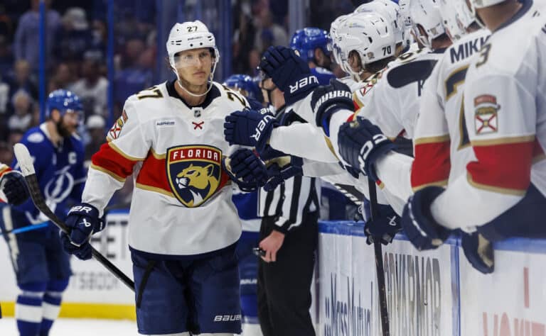 Näin NHL-tähti Eetu Luostarinen kommentoi häkellyttävää iltaansa