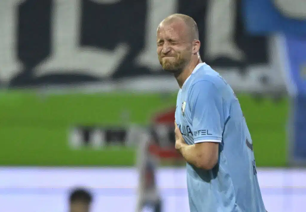 Bundesliigassa nähtiin hengenvaarallinen loukkaantuminen