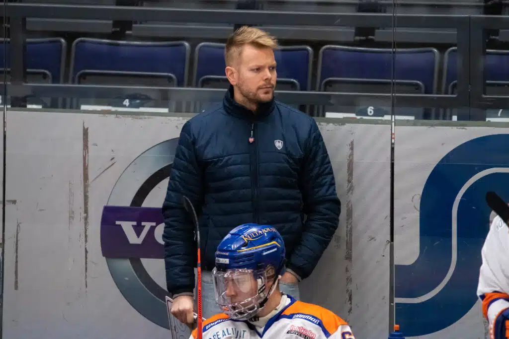 Valmentajalegendan lähisukulainen jatkaa Mestiksen nousijajoukkueen käskijänä