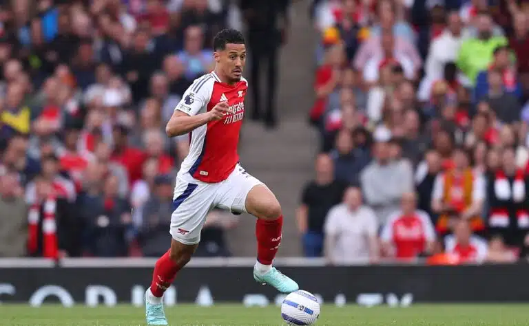 Arsenal siirsi paineet Manchester Cityn niskaan Arsenal siirsi paineet Manchester Cityn niskaan