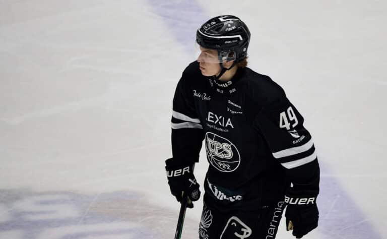 Liiga-seuralta kova veto – ruotsalaistähti jatkaa