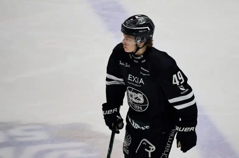 Liiga-seuralta kova veto – ruotsalaistähti jatkaa