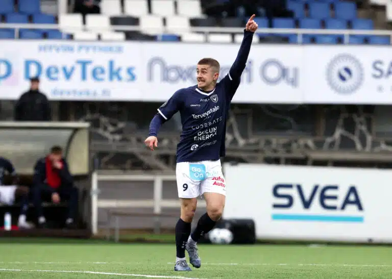 Justin Rennicks AC Oulu