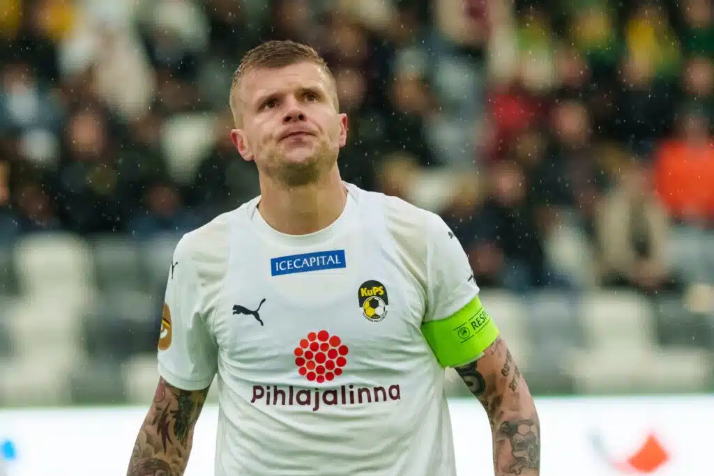 Nyt tuli kovaa tekstiä – KuPS-kapteeni antoi palaa Ruudun haastattelussa