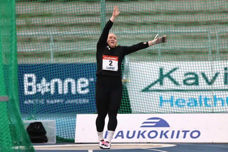 Krista Tervo ja Silja Kosonen palkintokorokkeelle Timanttiliigassa
