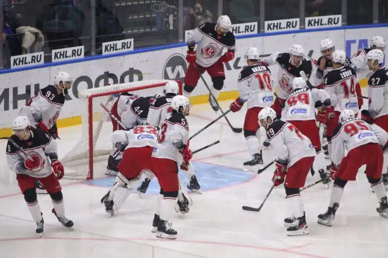 Seuroja kaatumassa? – KHL:ssä epävarmoja tunnelmia