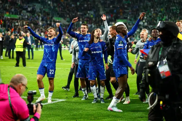 Chelsea tyhjensi pakkaansa – kaksi pelaajaa muihin Valioliigaseuroihin
