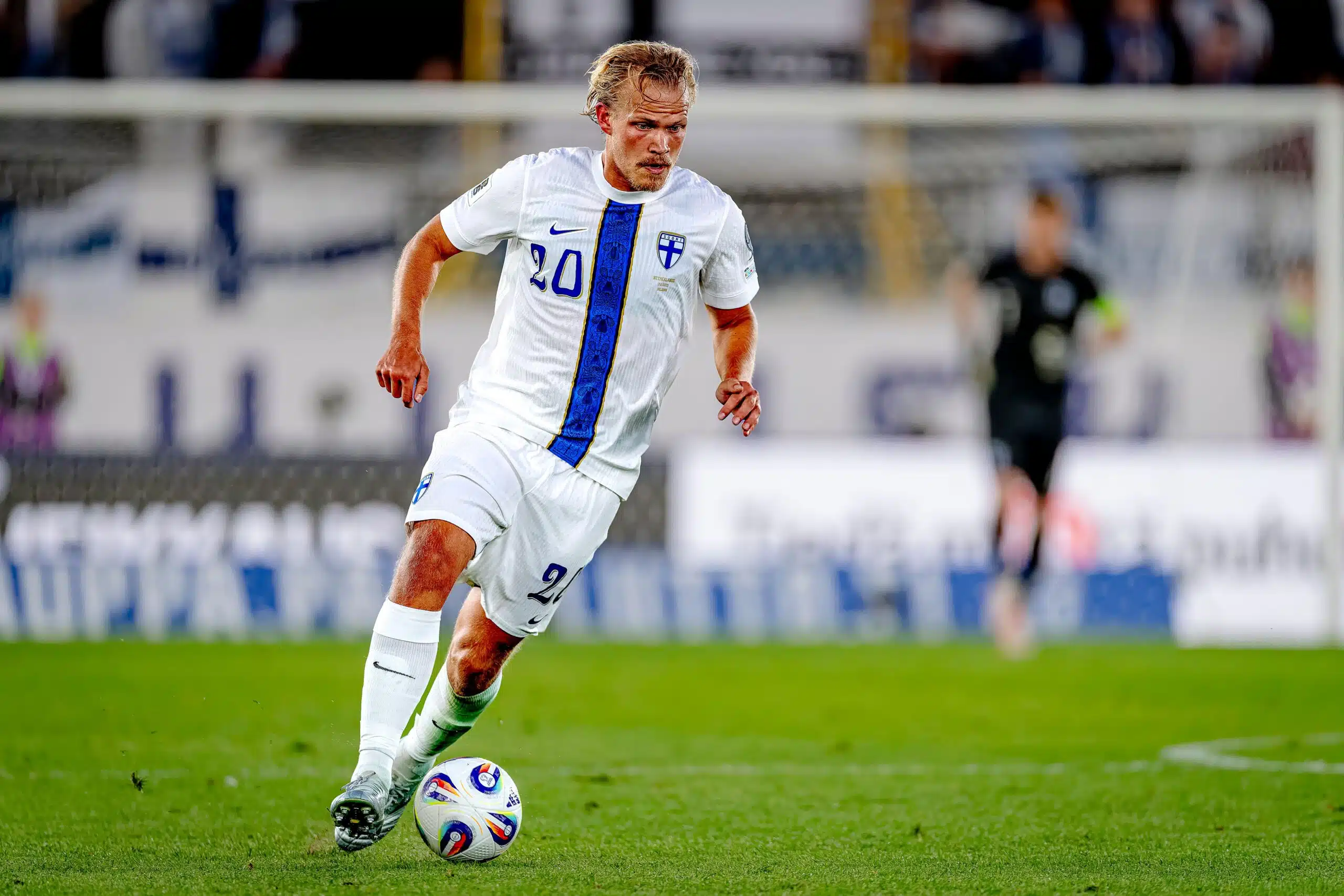 Huuhkajat historialliseen voittoon