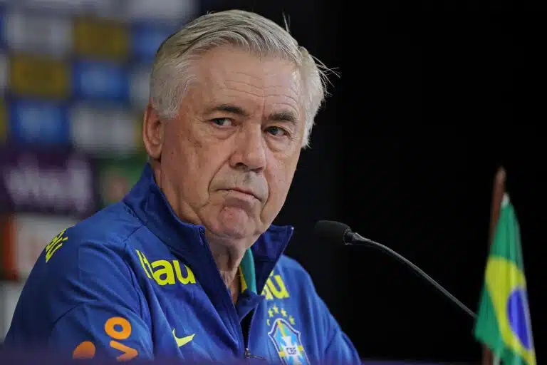 Valmentajalegenda Carlo Ancelotti teki pitkän jatkosopimuksen