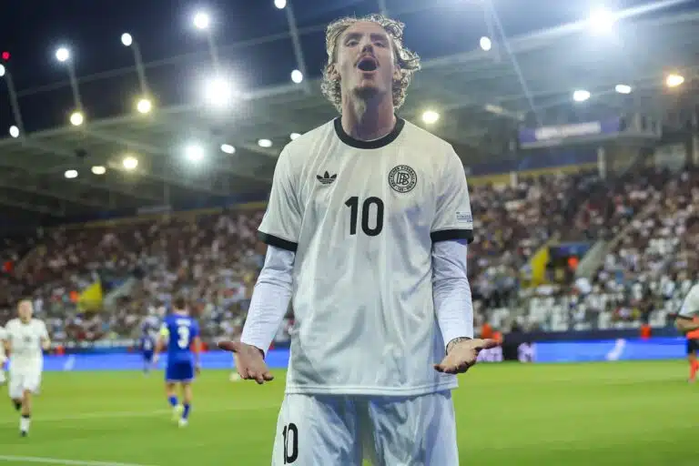 Tämän tähden Hansi Flick haluaa Robert Lewandowskin seuraajaksi Barcelonaan