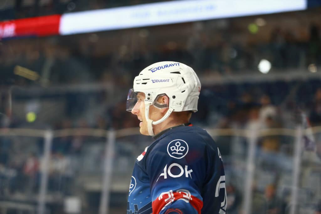 Lähes sadan NHL-ottelun Leijona-hyökkääjä vaihtaa seuraa Lähes sadan NHL-ottelun Leijona-hyökkääjä vaihtaa seuraa