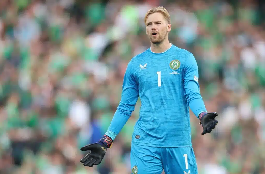 Huuhkajat pysäyttänyt maalivahti vaihtaa seuraa yli 20 miljoonan euron kaupassa