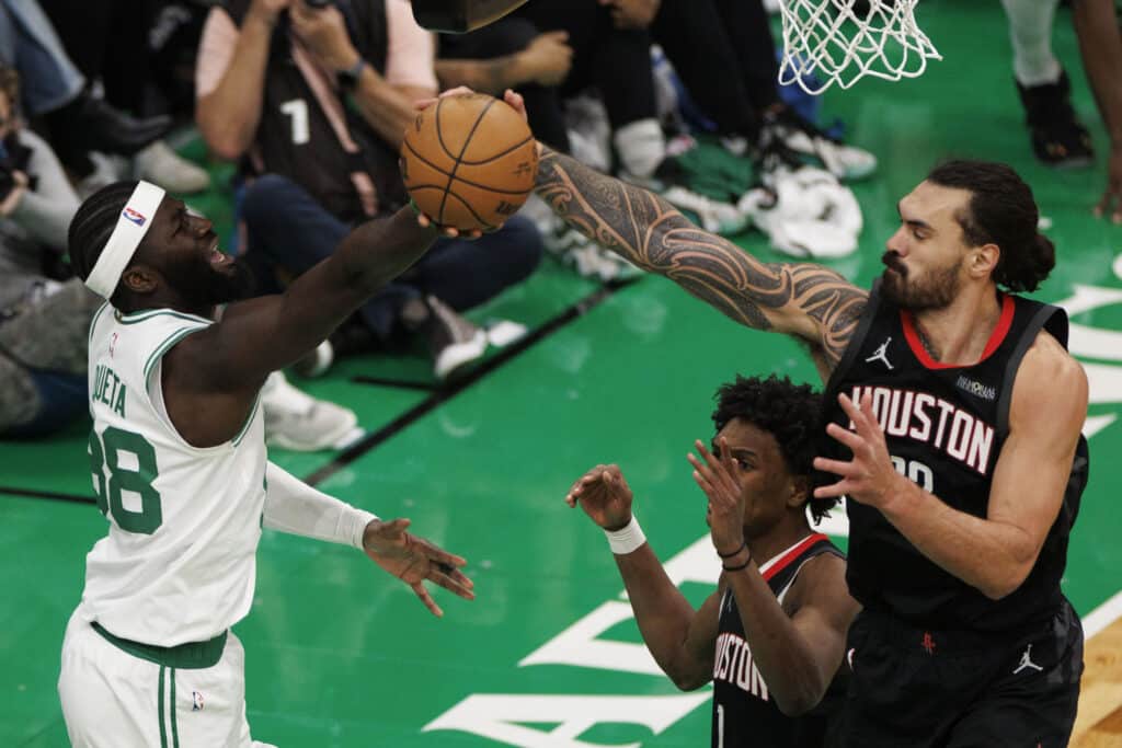 NBA:ssa tehtiin jättisopimus - Houston kiinnitti sentterin 39 miljoonalla NBA:ssa tehtiin jättisopimus – Houston kiinnitti sentterin 39 miljoonalla