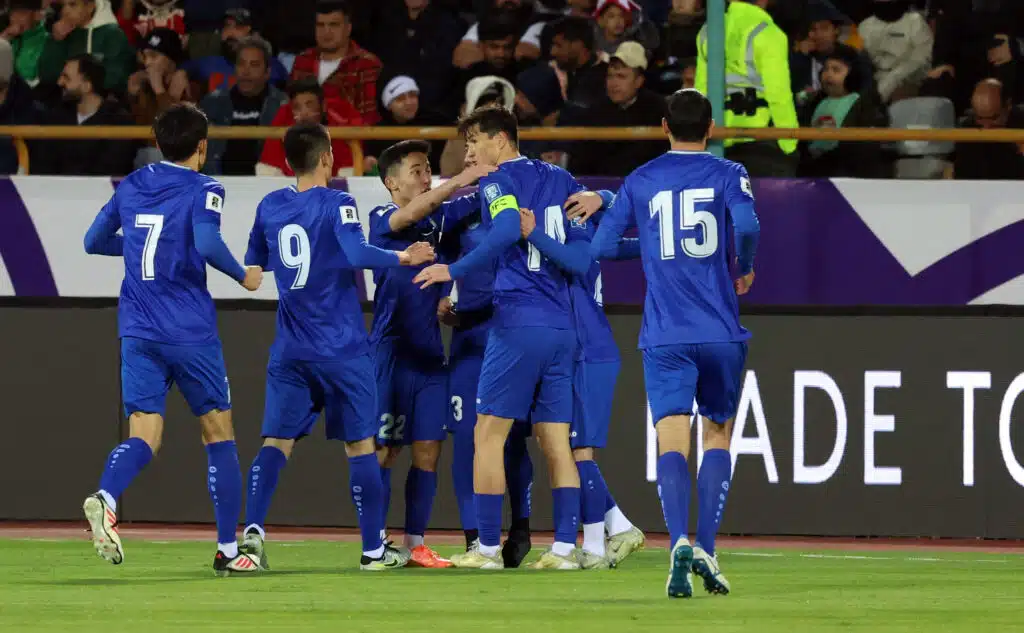 Ensimmäistä kertaa MM-kisoihin selvinneen Uzbekistanin joukkue sai ökylahjan presidentiltä