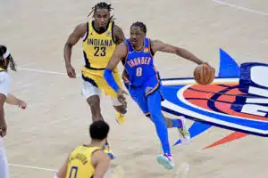 Jättimäinen menetys - NBA:n ennakkosuosikki siipirikkoisena seiskapeliin Jättimäinen menetys – NBA:n ennakkosuosikki siipirikkoisena seiskapeliin