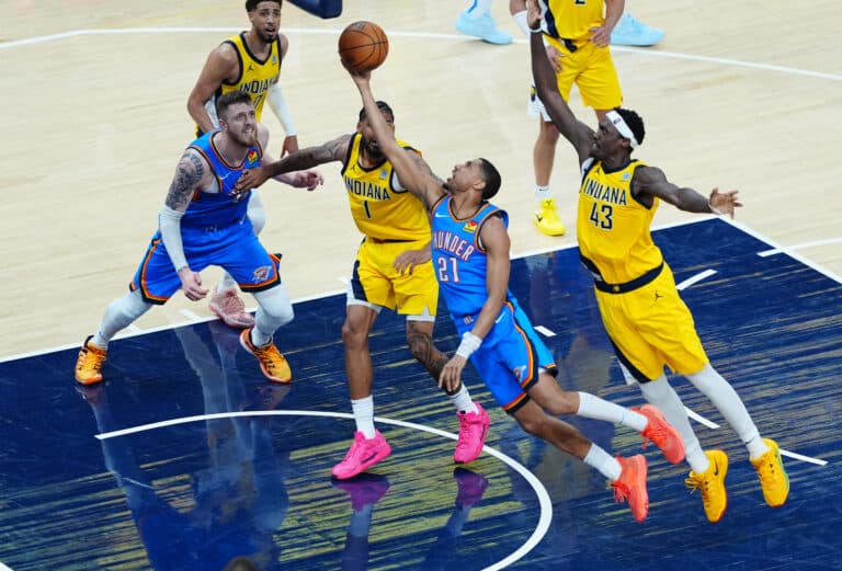 822 miljoonaa dollaria – NBA-mestari pisti dollarit palamaan