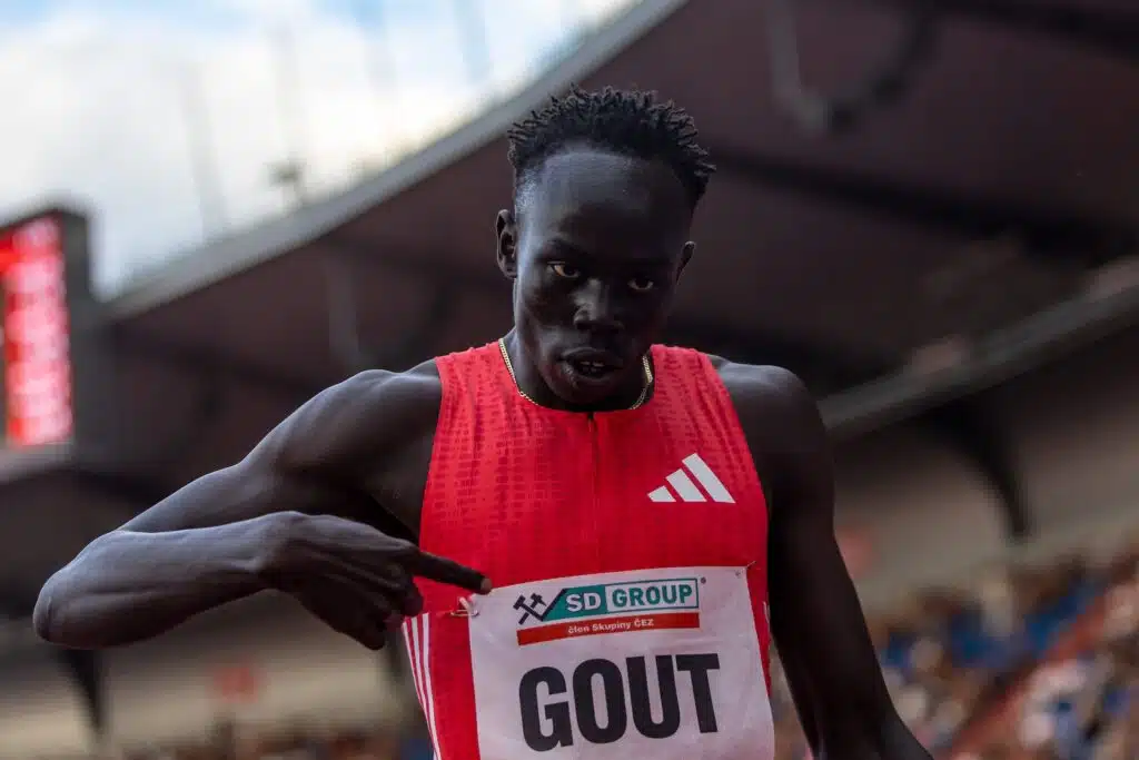 Uusi Usain Bolt on syntynyt? Käsittämätön aika 200 metrillä