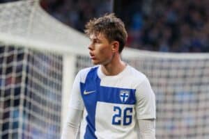 Huuhkajista tuttu pelaaja: siirto kärkiporukkaan