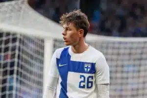 Huuhkajista tuttu pelaaja: siirto kärkiporukkaan