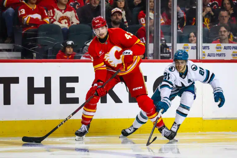 Calgary Flamesin Adam Klapka jatkosopimukseen