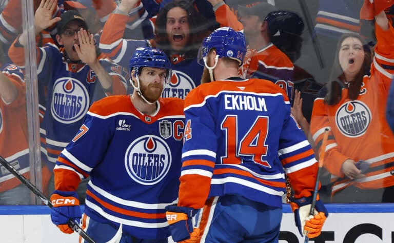 Connor McDavid teki NHL-historiaa