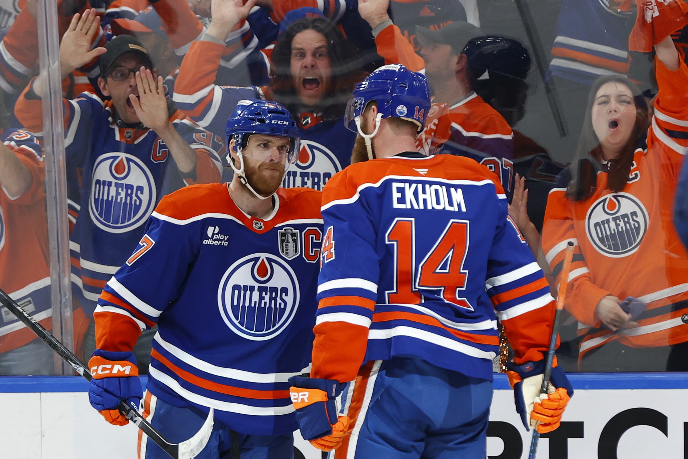 Connor McDavid teki NHL-historiaa