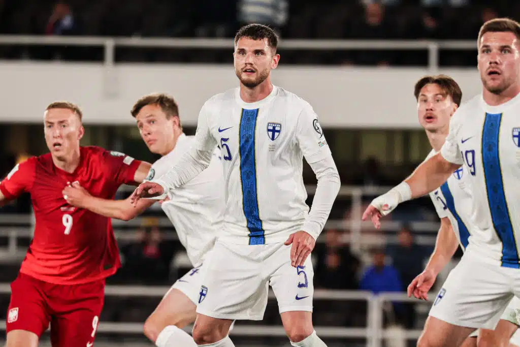 Arttu Hoskonen siirtyy Englantiin – miestä ylistetään melkoiseksi kaappaukseksi