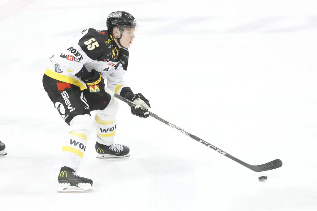 Oulun Kärppien miljoonamiehistö konttasi rumasti – nyt kapteeni latasi suorat sanat