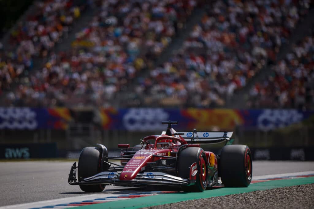 Pystyykö Ferrari enää vastaamaan McLarenille? Charles Leclerciltä kovia puheita Charles Leclerc