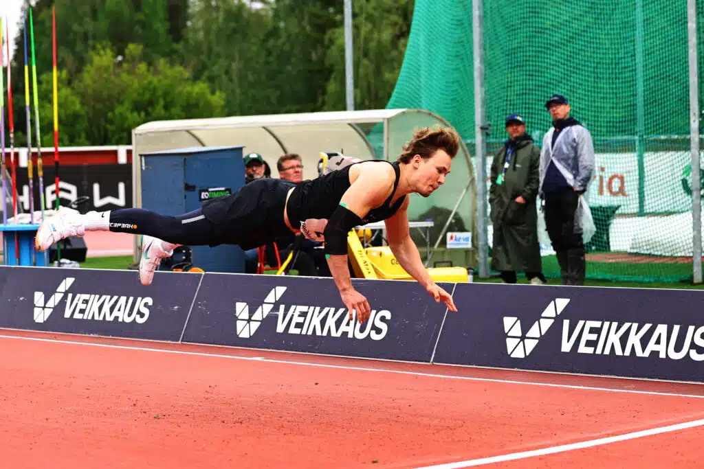 Eemil Porvari keihäsmiesten ykkönen karsinnassa, Toni Kuusela pohtii rajua ratkaisua