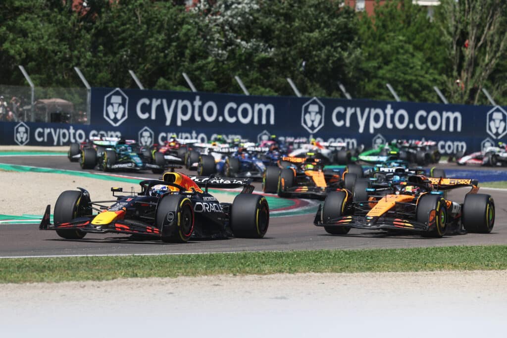F1-kuskille karua ryöpytystä – "Mitä hänelle on tapahtunut?" F1-kuskille karua ryöpytystä – ”Mitä hänelle on tapahtunut?”