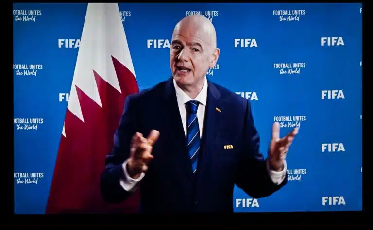 FIFA otti kantaa sääntömuutokseen