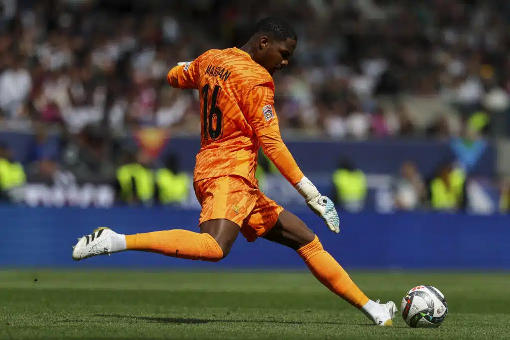 Huippumaalivahdin lähtöä on pidetty jo varmana – nyt tuli kovaa tekstiä