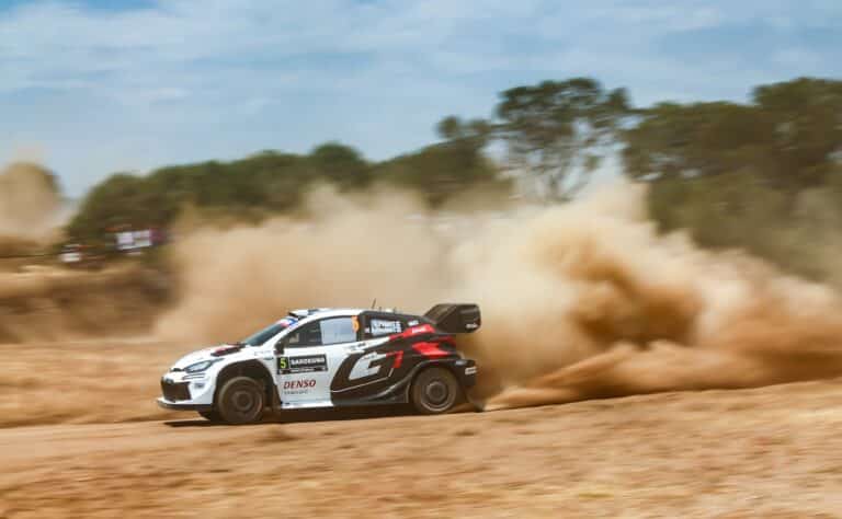 Sebastien Ogier täräytti hirmuajan Sardiniassa, Sami Pajari maksoi kovan hinnan tunaroinnistaan