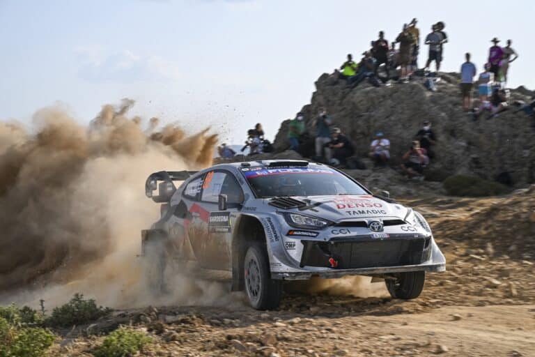 Kalle Rovanperältä älytön temppu Sardinian MM-rallin päätteeksi – toisella Toyota-tähdellä hurjaa draamaa