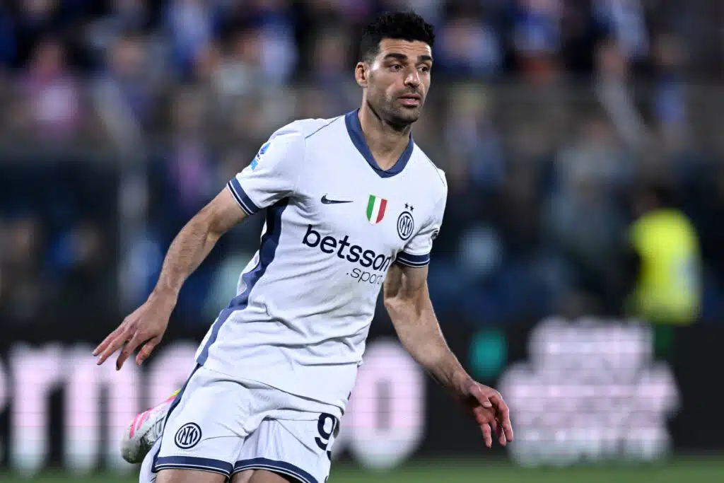 Inter Milanon tähtipelaaja jumissa Iranissa – MM-turnaus jää väliin