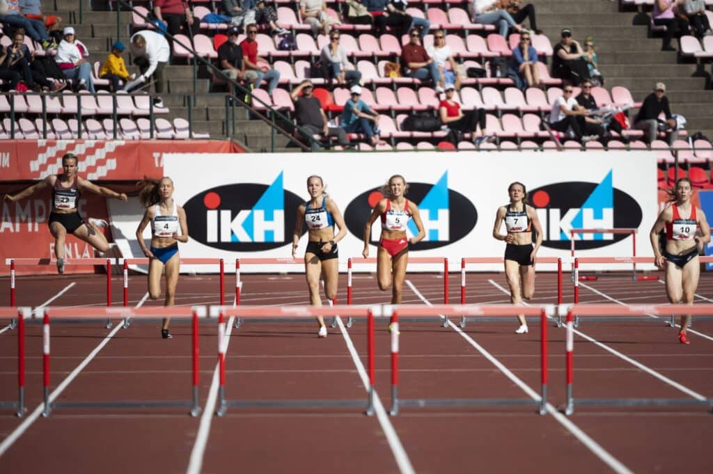 Aada Aho juoksi huippuajan 400 metrin aidoissa Aada Aho juoksi huippuajan 400 metrin aidoissa