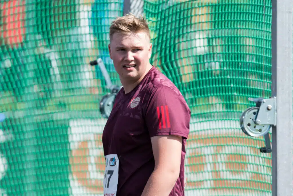 Sormi auki – suomalaisen kiekkomiehen EM-unelma meni murskaksi