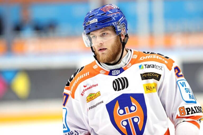 MM-kultaleijona Niko Ojamäki vaihtaa seuraa ja maata