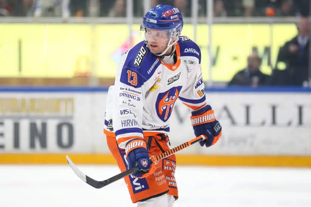 Kolminkertainen jääkiekon Suomen mestari vaihtaa sarjaa ja maata
