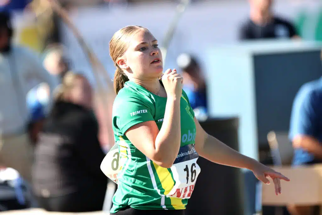 Naisten keihäässä Karellin siskokset finaaliin