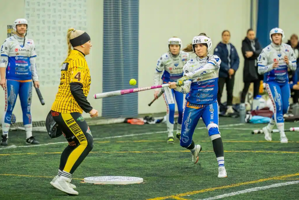 Superpesiksen seura löi hanskat tiskiin kesken kauden