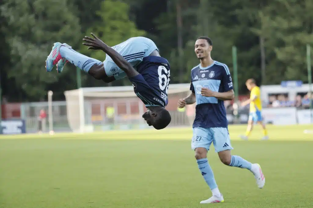 Helsingissä paikallispelissä nähtiin hyvin poikkeuksellinen tilanne