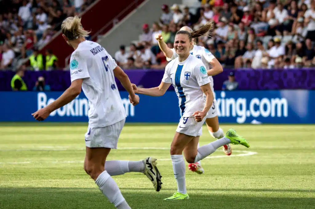 Helmareille uusi pelaaja ja valmentaja Ruotsista